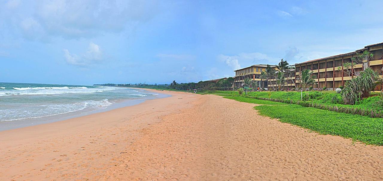 The Long Beach Resort & Spa Koggala Exterior photo